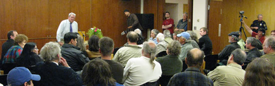 David Irving speaking at the Univ of Eugene Oregon