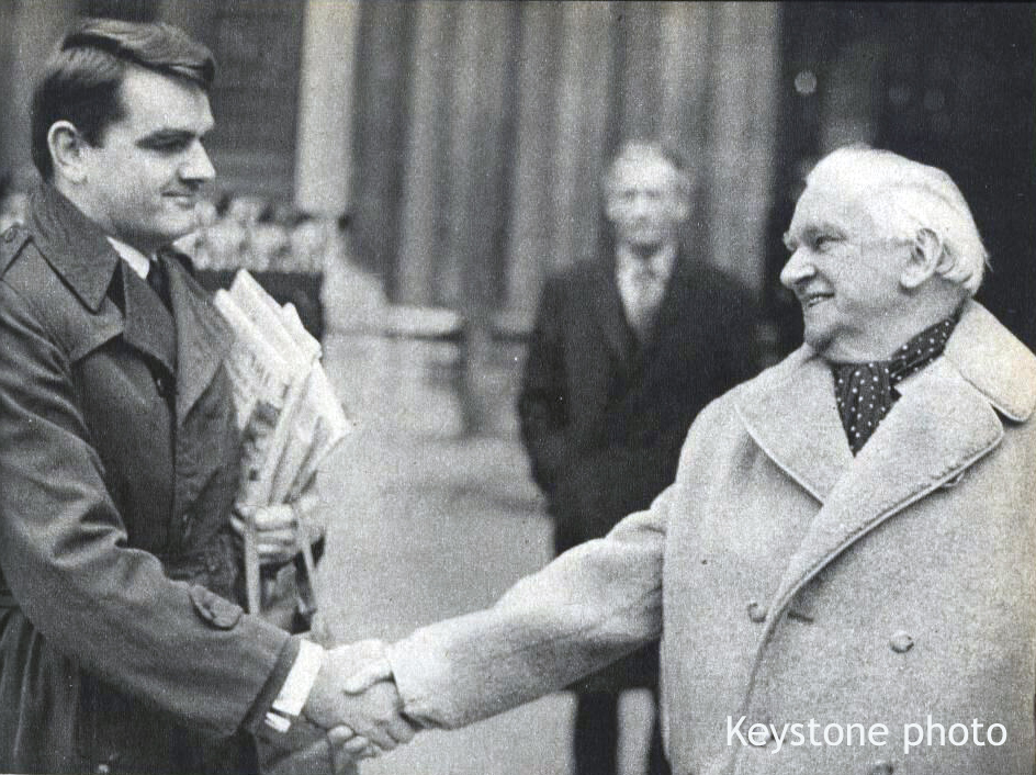Irving and Captain Jack Broome outside court, February 1970